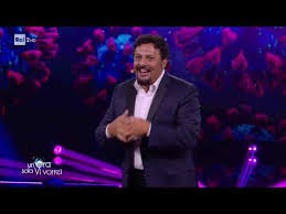 Ma il titolo dice un'ora sola. Enrico Brignano E Il Distanziamento Sociale Un Ora Sola Vi Vorrei 22 09 2020 Youtube