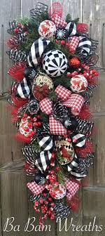 Black And White Plaid Christmas Wreath Red Black Christmas Decor Classic Christmas Christmas Swag Christmas Wreath Christmas Door Hanging Holiday Swag Christmas Swags Christmas Wreaths Christmas Door Hangings