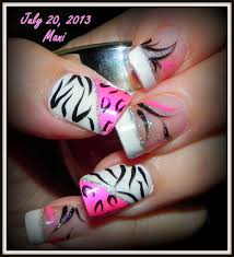 My Summer Fun Mani For July 2013 This Was Entirely Hand Painted And Not Air Brushed My Manicurist Did A Great Job 7 20 Fancy Nails Cute Nails Get Nails
