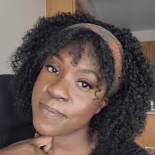 Olivia Coe's Instagram, Twitter & Facebook