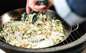 Big Green Egg Traditional Paella