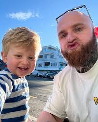 Phil Read's Instagram, Twitter & Facebook