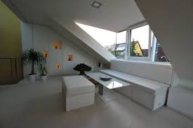 Weitere ideen zu dachschräge gestalten, dachschräge, räume mit dachschrägen. Zwinz Inneneinrichtung Wohnraum Dachschrage Einbauschrank Sofa Zwinz Schreinerei Mobeltischlerei Inneneinrichtung Im Bohnenviertel Stuttgart