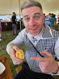 Some might call you a hero for saying ska is a dead 90's relic. Not me  though; I love ska.