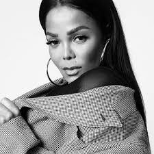 Nadine Henning's Instagram, Twitter & Facebook