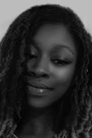 Lorraine Dickens's Instagram, Twitter & Facebook