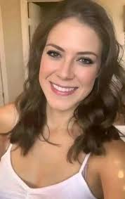 Snow falling now in Mumbles. Thanks Hazel Israel for the heads up xx