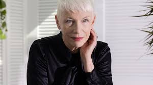 Annie Lennox Biography: Parents, Children, Age, Husband, Net Worth, Songs,  Height, Wiki, Siblings
