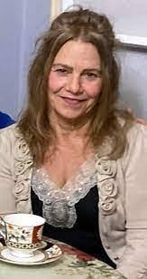 Anna Petruzzelli's Instagram, Twitter & Facebook