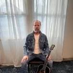 Wayne Hayton Live