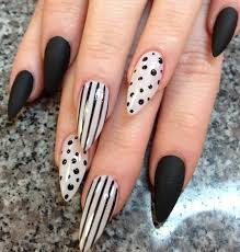 Black And White Striped Stiletto Nails Pin By Natalie Harvey On Stiletto Nails Matte Stiletto Nails Rockabilly Nails Pointed Nails