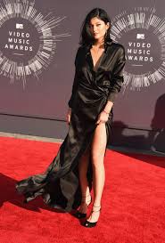The delicate singer made a rare red carpet appearance at the iheartradio music awards. Vmas 33 Most Controversial Red Carpet Looks Teen Vogue