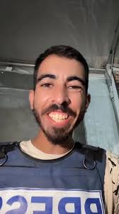 صالح لسه من كام يوم طلع علينا بالفيديو ده كان فرحان وبيقول إن الخرب خلصت  واليوم ومنذ دقائق تداول خبر انتقاله إلى رحمة الله.. , الله يرحمك يا بطل يا  شهيد ❤️