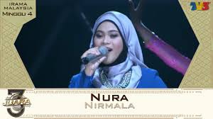 Tirai persembahan ajl35 dibuka dengan persembahan ratu rock, ella bersama naim daniel dan. Pemenang 3 Juara Tv3