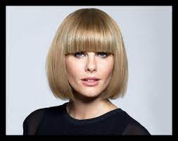 Bob Frisuren Mit Pony 2019 Haarschnitte Und Frisuren Trends 2019 Schone Frisuren Beauty Einfache Bob Frisur Bob Frisuren Mit Pony Blonde Haare Mit Pony