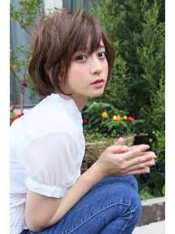 厚めバング斜めバングマーメイドアッシュハニーヘア 24時間いつでもweb予約ok ヘアスタイル10万点以上掲載 お気に入りの髪型 人気のヘアスタイルを探すならkirei style キレイスタイル で 美髪 髪型 女性のヘアスタイル