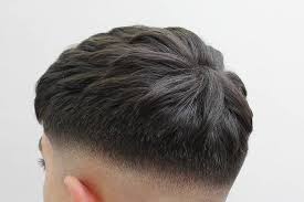 Clip per capelli con margherita colorata. Fashion Barber Consulta La Disponibilita E I Prezzi