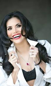 Joyce Giraud