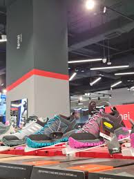 Pia]a alba iulia mamaia, str. Mega Mall Bucuresti Fotos Facebook