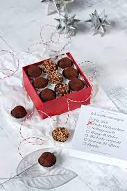 Als unternehmen pralinen in der weihnachtszeit verschenken hochwertige geschenkverpackungen pralinen mit firmenlogo online finden schnelle liefe. Weihnachtliche Rezepte Zum Verschenken Susse Weihnachtsgeschenke Selber Machen Essbare Weihnachtsgeschenke Weihnachten