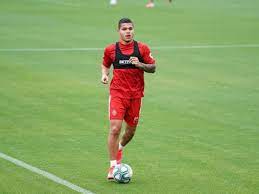 Mainly a striker, he can also play as a winger. Mercado De Fichajes Espana Juan Camilo Cucho Hernandez Nuevo Jugador De Getafe Colombianos En El Exterior Futbolred