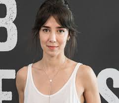8 march 1982, curitiba, paraná, brazil) is a brazilian popular actress and sing. Marjorie Estiano Fala De Sob Pressao E De Maternidade Patricia Kogut O Globo