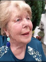 I am very sad to have to announce that Maureen Howard, who many of our more  longstanding members will remember as a regular performer at the club when  we were in The