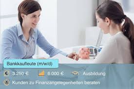 Da die meisten banken eigene verträge haben, können die ausbildungsvergütungen je nach arbeitgeber unterschiedlich hoch ausfallen. Bankkaufmann Einstieg Aufstieg Gehalt Karriere