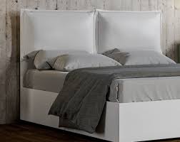 Avere un letto con la testata e molto comodo perche permette per esempio di. Come Pulire Un Letto In Ecopelle Itamoby