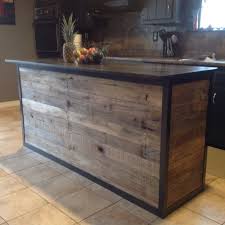 Diy Bar En Palette 26 Idees Et Photos Pour Le Fabriquer Vous Meme Bar Maison Moderne Bar En Palette Bar En Bois De Palettes