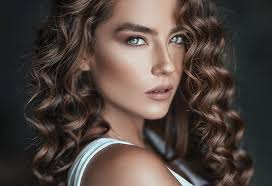Haare locken mit dem glätteisen? Papilotten So Zauberst Du Dir Damit Schone Locken Beauty Report