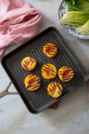 Camembertröllchen à los angeles jamie oliver das kleine glück. Jamie Oliver S Grilled Apricot Salad With Mozzarella Pink Peppercorns Prosciutto Recipe Drizzle And Dip