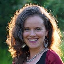 Tina Niles's Instagram, Twitter & Facebook