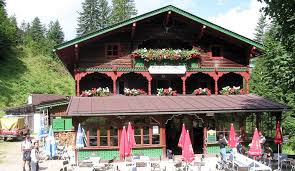 Das kufsteiner lied tyrolean song das kufsteiner lied (the kufstein song) is a tyrolean song praising the beauties of kufstein, an austrian town close to the german border. Anton Karg Haus 829 M Kaisergebirge Tirol Osterreich