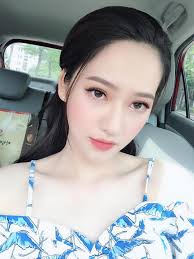 Danh tính bạn gái xinh như hoa hậu của cầu thủ Đinh Thanh Bình