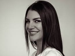 Renee Egan's Instagram, Twitter & Facebook