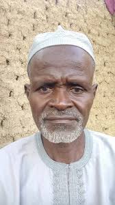 Da yawa suna jin sunan shi, amma ba su taɓa ganin shi ba. Malam Malam Mai  Zanen Hula Golalo Kenan, Ɗan Asalin Jihar Bauchi, Wanda A Shekarun Baya Ake  Yawaita Ambaton Sunansa