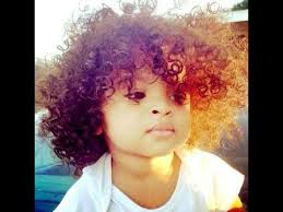 Cheveux messy avec frange asymétrique. Demelage Cheveux Boucles Frises Enfants Youtube