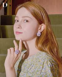 Dana Burton 고유한 개성을 담아 생동감 넘치는 컬러와 뛰어난 퀄리티로 특별한 아름다움을 전합니다. 2007년부터 주얼리 제작을  시작한 다나버튼은 홍콩, 미국, 일본 등 다양한 해외 전시회에서의 경험을 바탕으로 10여 년간 쌓아온 노하우로 독창적인