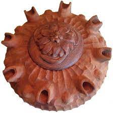 La grolla è una particolare coppa (o calice) da vino in legno, con gambo corto e chiusa da coperchio, tradizionale della valle d'aosta. Caffe Alla Valdostana Wikipedia