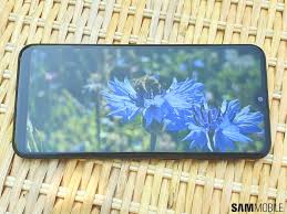 Samsung Galaxy A20e review: One Galaxy ...