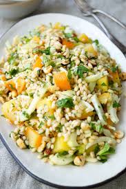 Gelbe Bete Salat Mit Gerste Rezept Elle Republic Einfach Gesund Rezept Gerste Rezept Rezepte Gerstensalat