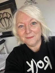 One year apart, sad, exhausted, lost, at my highest weight and wondering  what the hell's going to happen next. 12 months on, nearly two stone  lighter, clear direction and looking forward to