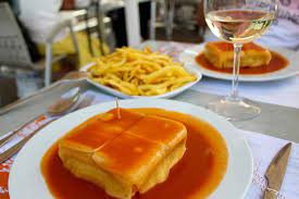 Explore best places to eat francesinha in portugal and worldwide. Francesinha Prato Tipico De Portugal O Que E E Onde Comer