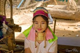Wearing Rings To Have A Giraffe S Neck In Thailand Karen Long Neck Hilltribe Padaung Karen People Karen People
