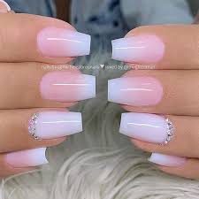 These creative and inspiring graduation nail art ideas will ensure your fingernails look great when you embellish the contrasting nail with your graduation year. 77 Graduation Nails Ideas Nails Graduation Nails Nail Designs