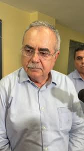 Diálogo Aberto com o DR RONALD PEDROSA Médico Infectologista formado pela  Universidade Federal do Ceara , infectologista pelo Hospital Sao jose de  Doencas infecto Contagiosas 1994-1995 , infectologista pelo Hospital das  clinicas