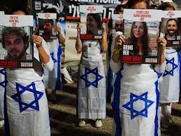 Families of Hamas hostages pressure Netanyahu: 'We don't want them back in  bags' | International | EL PAÍS English