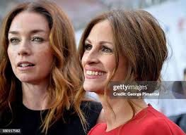 146 photos et images haute résolution de Julia Nicholson