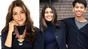 Watch juhi chawla biography in hindi (बायोग्राफी इन हिंदी) and know about her life story and unknown facts. Juhi Chawla S Son Doesn T Want To See Her Romancing On Screen Because Of This Reason Juhi Chawla S Kids Are Embarrassed To Watch Her Films Filmibeat
